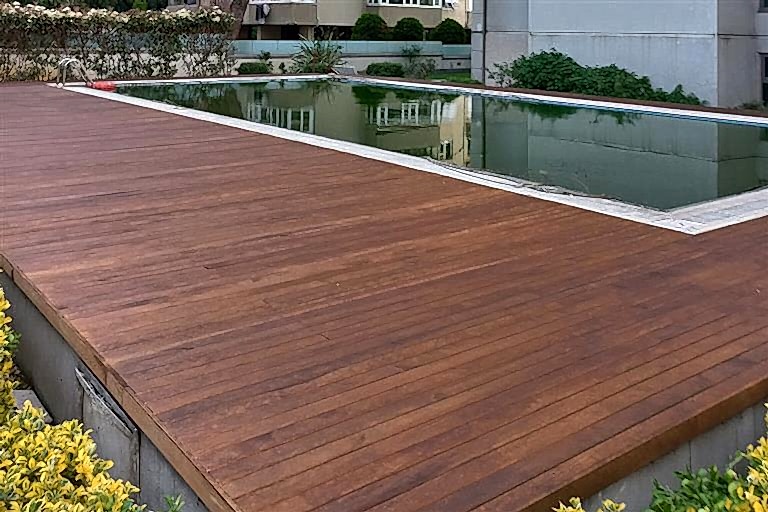 Suadiye Havuz Ahşap Deck Çalışmamız.
